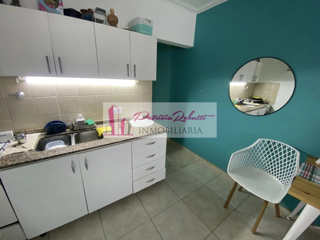 EN VENTA DEPARTAMENTO 2 AMBIENTES CON COCHERA EN MORON.