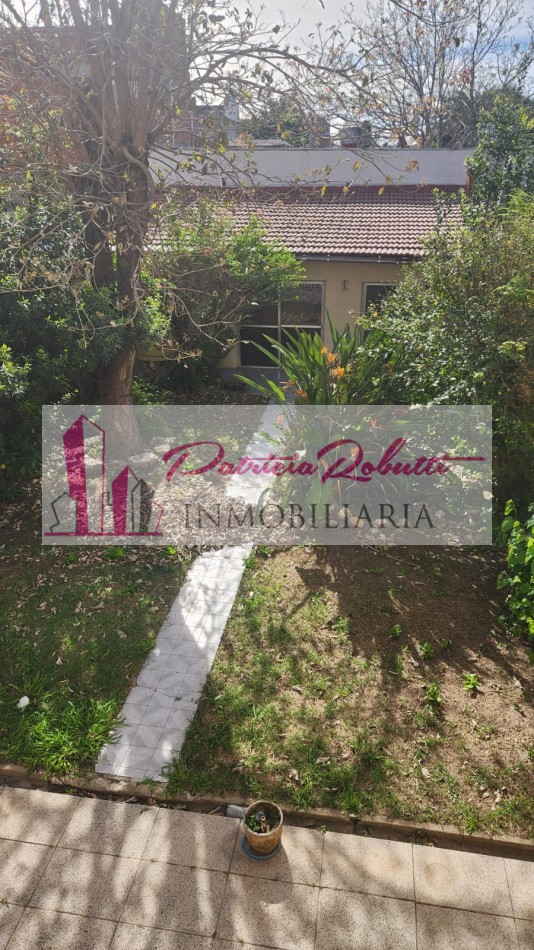 EN VENTA CASA 4 AMBIENTES EN VILLA CELINA POLO TEXTIL LOTE