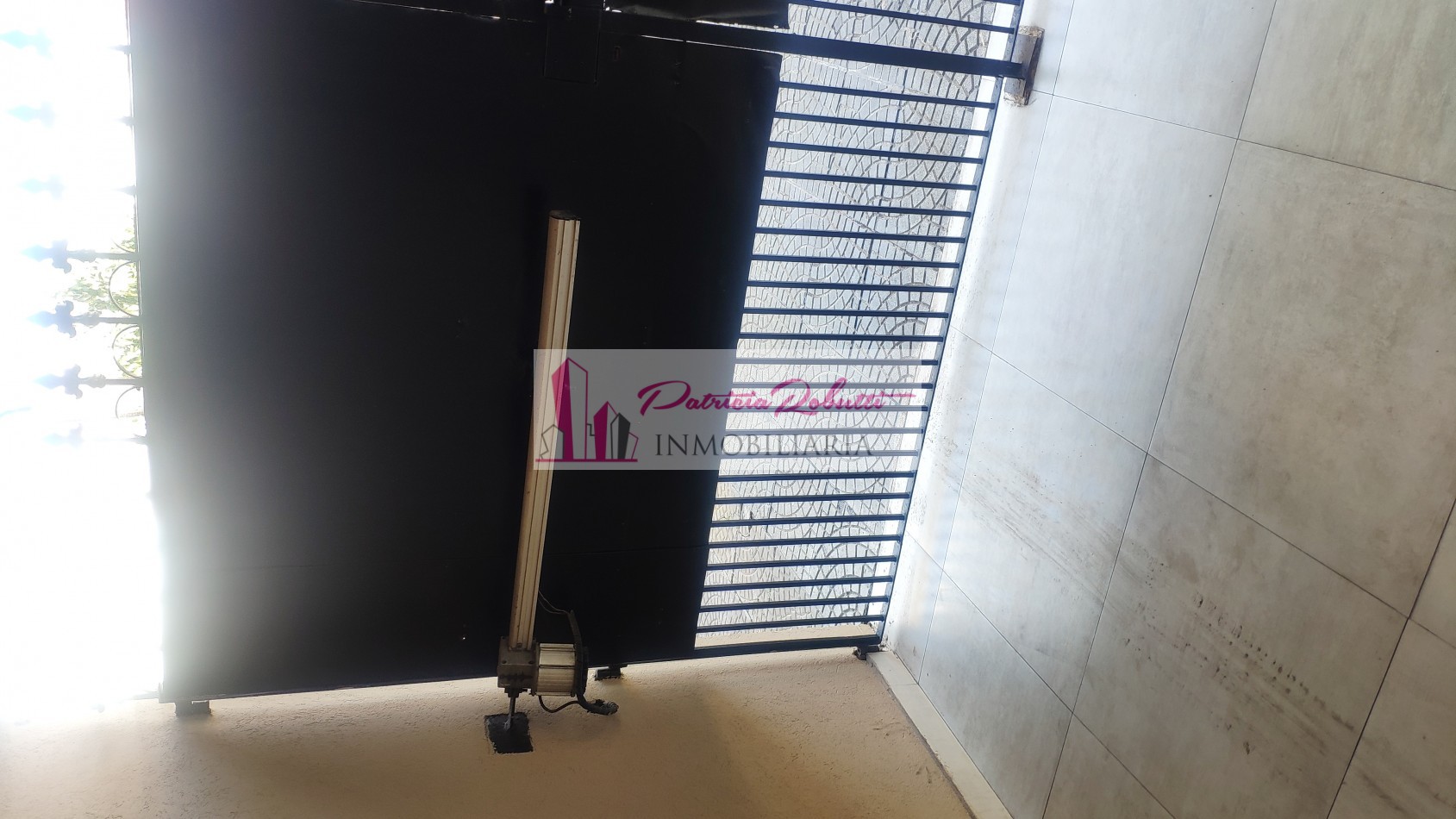 EN VENTA CASA 6 AMBIENTES EN LA TABLADA.