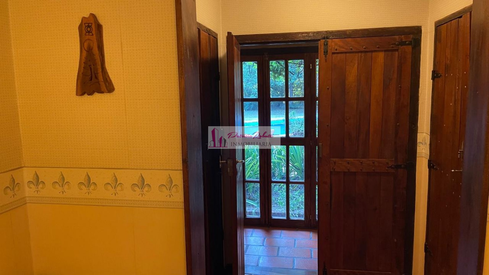 SE VENDE CASA 5 AMBIENTES CON PARQUE, PISCINA, CASA DE HUESPED GRAL. RODRIGUEZ