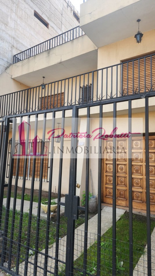 EN VENTA CASA 4 AMBIENTES EN VILLA CELINA POLO TEXTIL LOTE