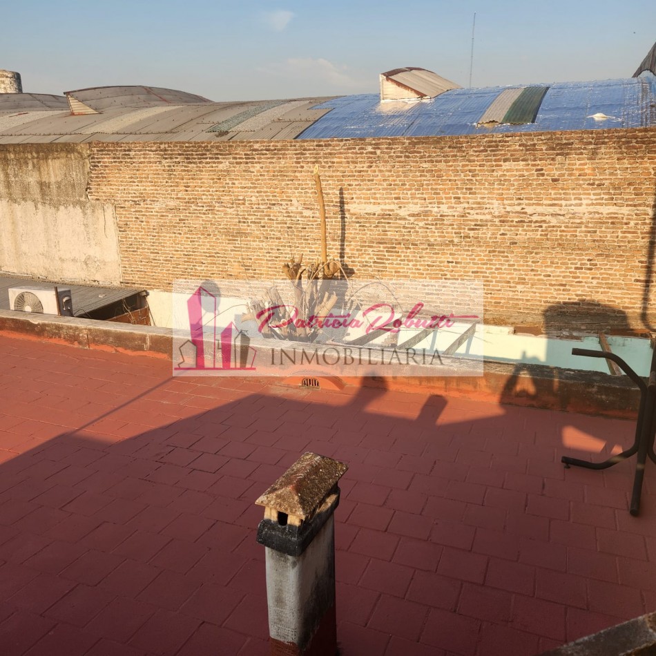 EN VENTA CASA 4 AMBIENTES EN VILLA LUGANO- LOTE 10 X 29.70- MULTIFAMILIAR