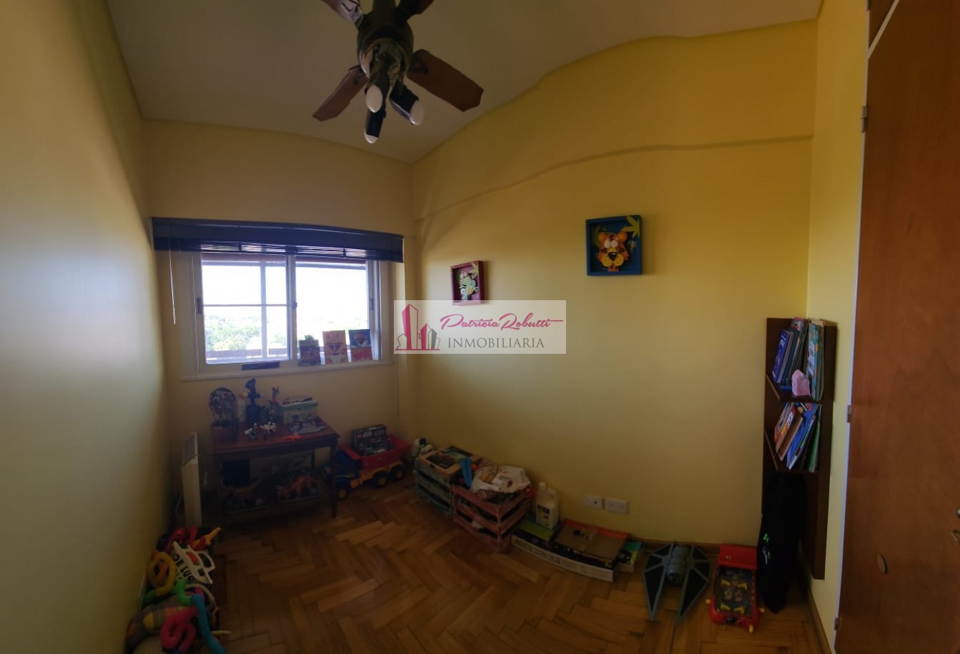EN VENTA DEPARTAMENTO 4 AMBIENTES CON DEPENDENCIA Y COCHERA