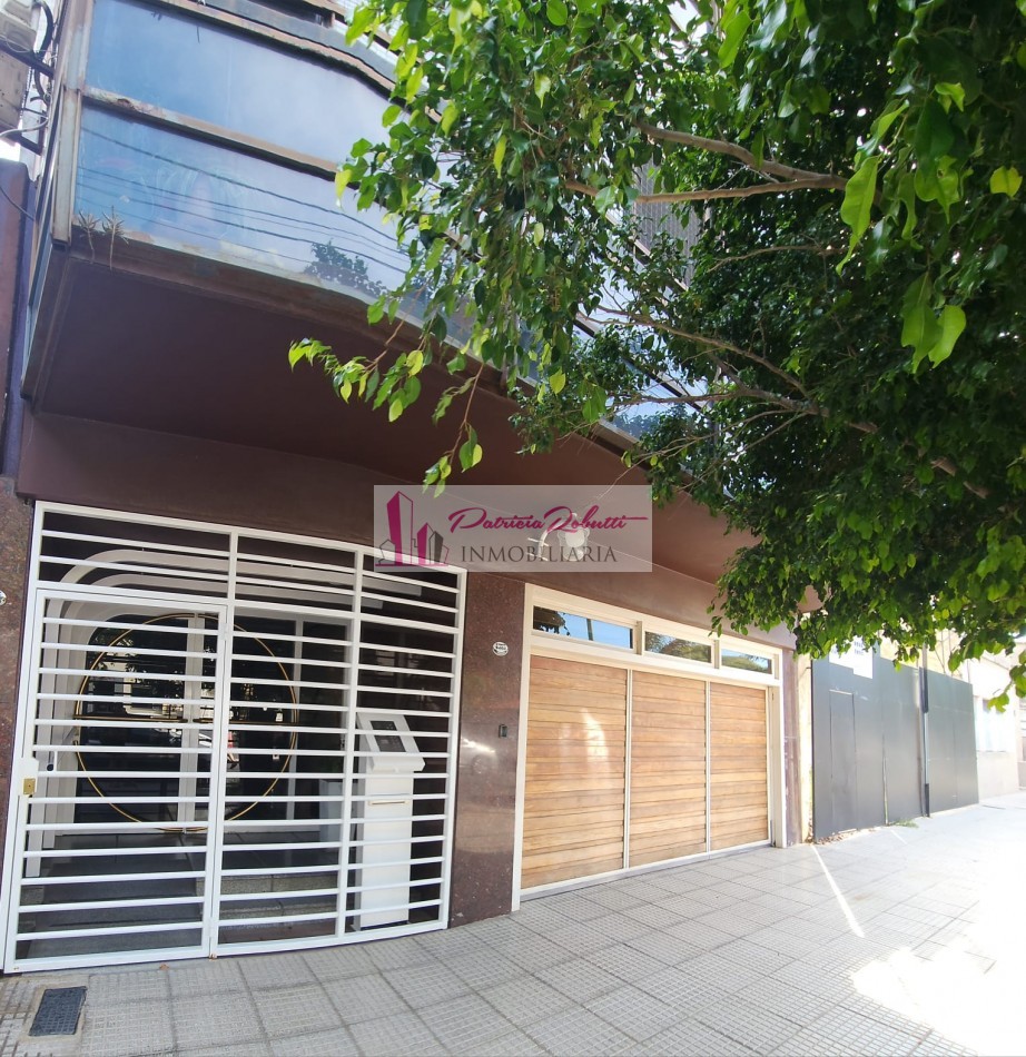EN VENTA DEPARTAMENTO 4 AMBIENTES CON DEPENDENCIA Y COCHERA