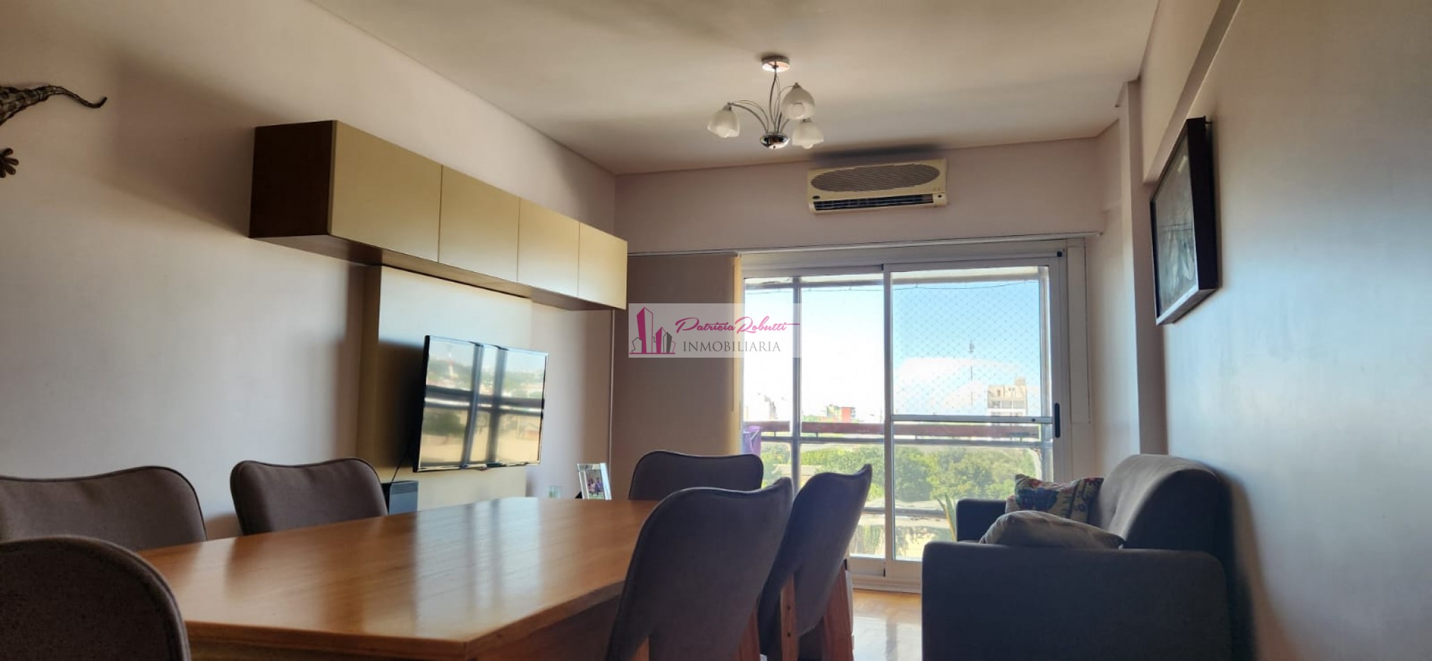 EN VENTA DEPARTAMENTO 4 AMBIENTES CON DEPENDENCIA Y COCHERA