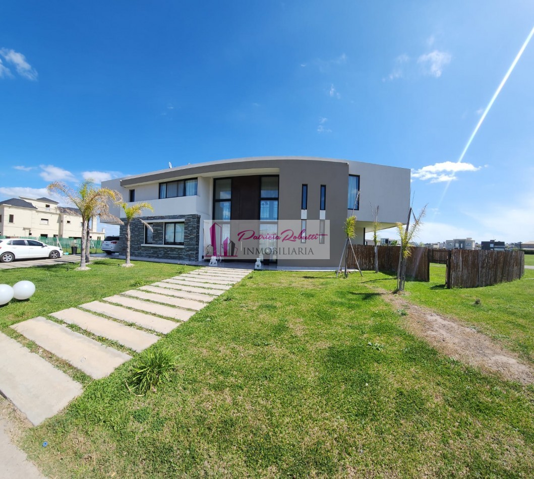 EN VENTA CASA 6 AMBIENTES CON PISCINA Y 2 COCHERAS EN BARRIO PRIVADO LAGOS DE CANNING