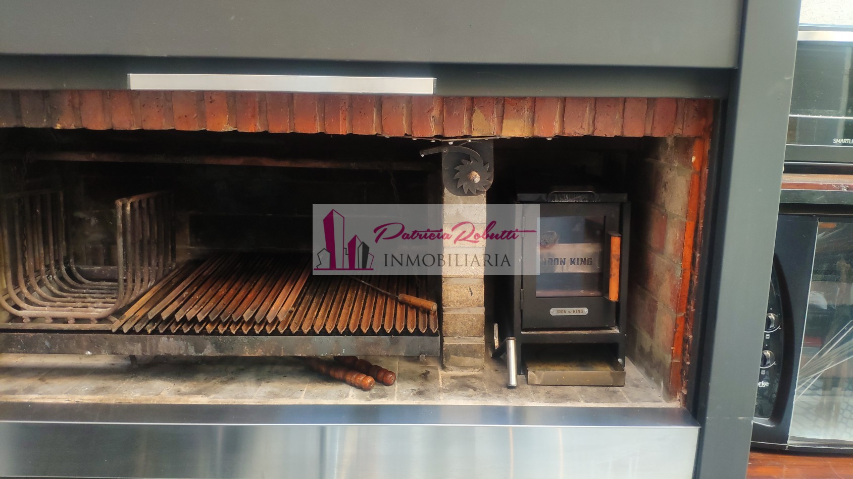 EN VENTA CASA 6 AMBIENTES EN LA TABLADA.