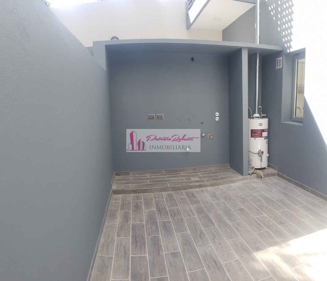 EN VENTA DEPARTAMENTO MONOAMBIENTE MODIFICABLE A 2 CON PATIO Y COCHERA TAPIALES