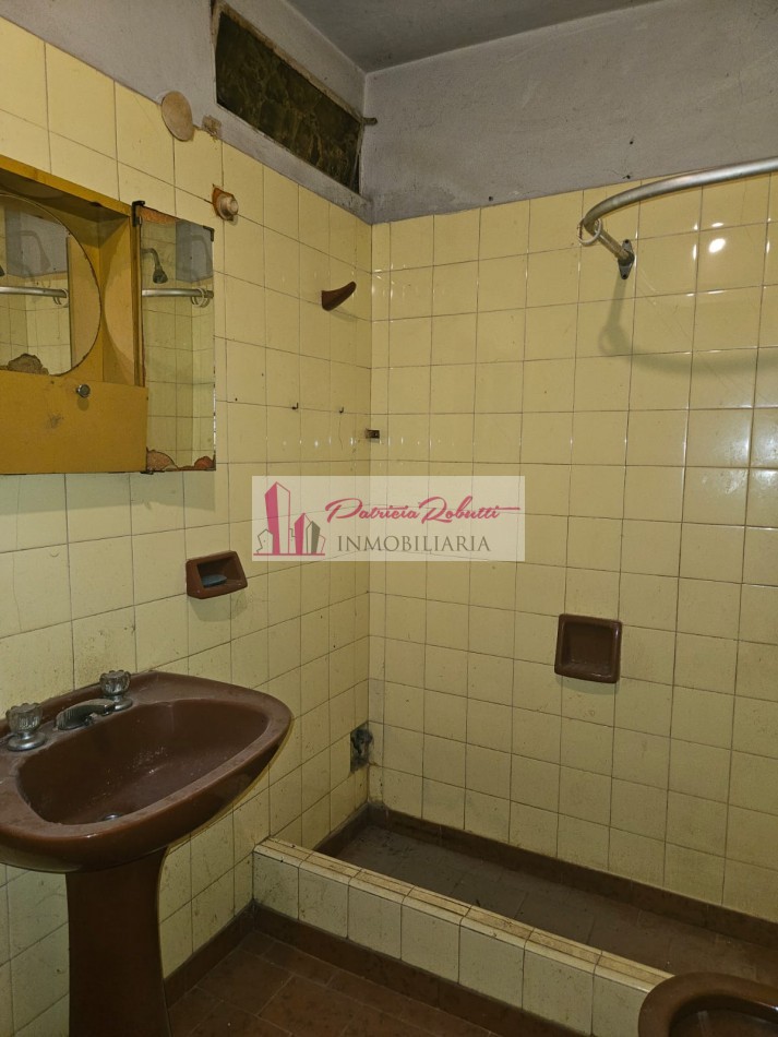 EN VENTA CASA 2 AMBIENTES EN VILLA CELINA- CON TERRAZA IDEAL CONSTRUCCION OPORTUNIDAD