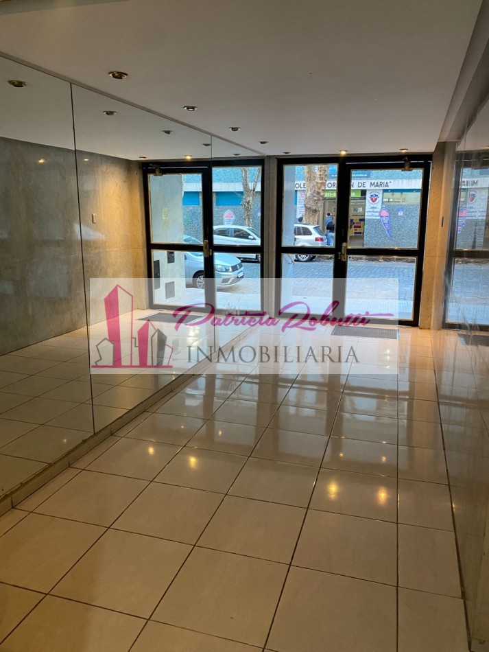 EN VENTA DPTO 3 AMBIENTES AL FRENTE CON BALCON EN PALERMO.