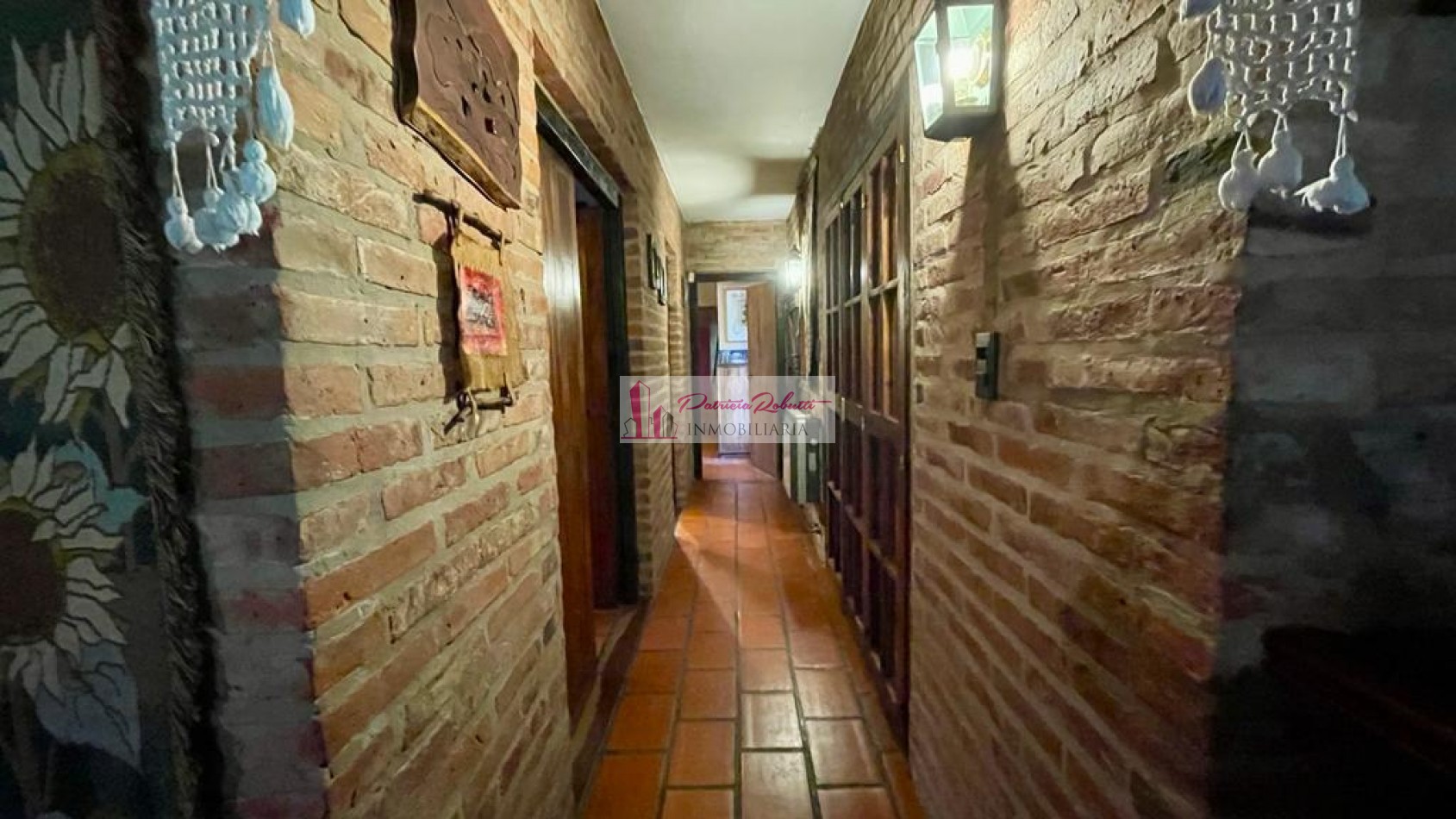 SE VENDE CASA 5 AMBIENTES CON PARQUE, PISCINA, CASA DE HUESPED GRAL. RODRIGUEZ