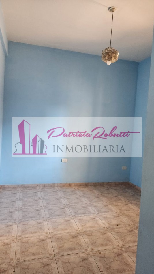 EN VENTA CASA MULTIFAMILIAR EN VILLA CELINA POLO TEXTIL LOTE.