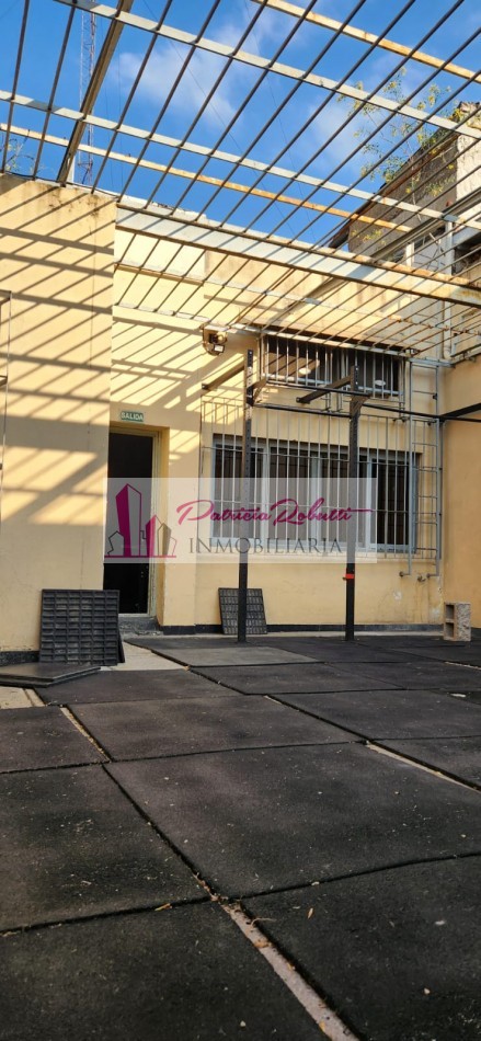 EN VENTA LOCAL COMERCIAL/ DEPOSITO/ GALPON GRAN METRAJE -VILLA LUGANO