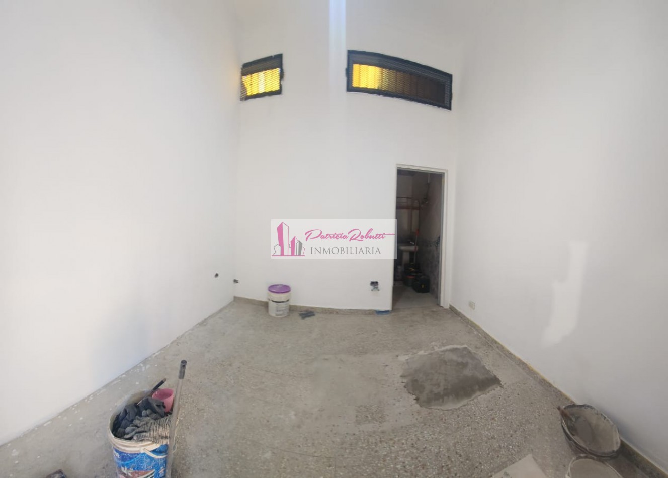SE ALQUILA LOCAL COMERCIAL EN VILLA LUGANO.