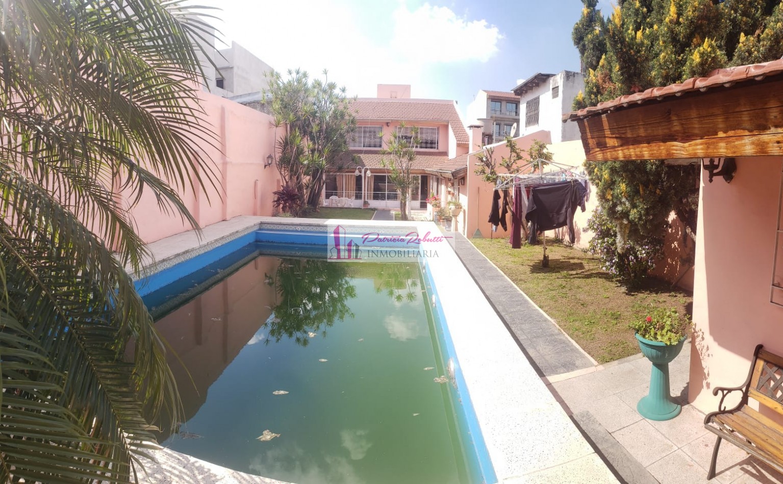 SE VENDE CASA 5 AMBIENTES CON PARQUE Y PISCINA VILLA CELINA
