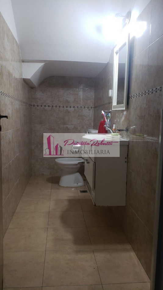 SE VENDE CASA 5 AMBIENTES CON PARQUE Y PISCINA VILLA CELINA