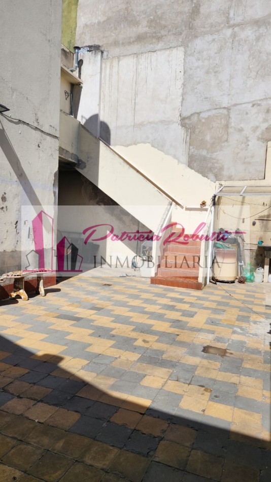 EN VENTA CASA MULTIFAMILIAR EN VILLA CELINA POLO TEXTIL LOTE.