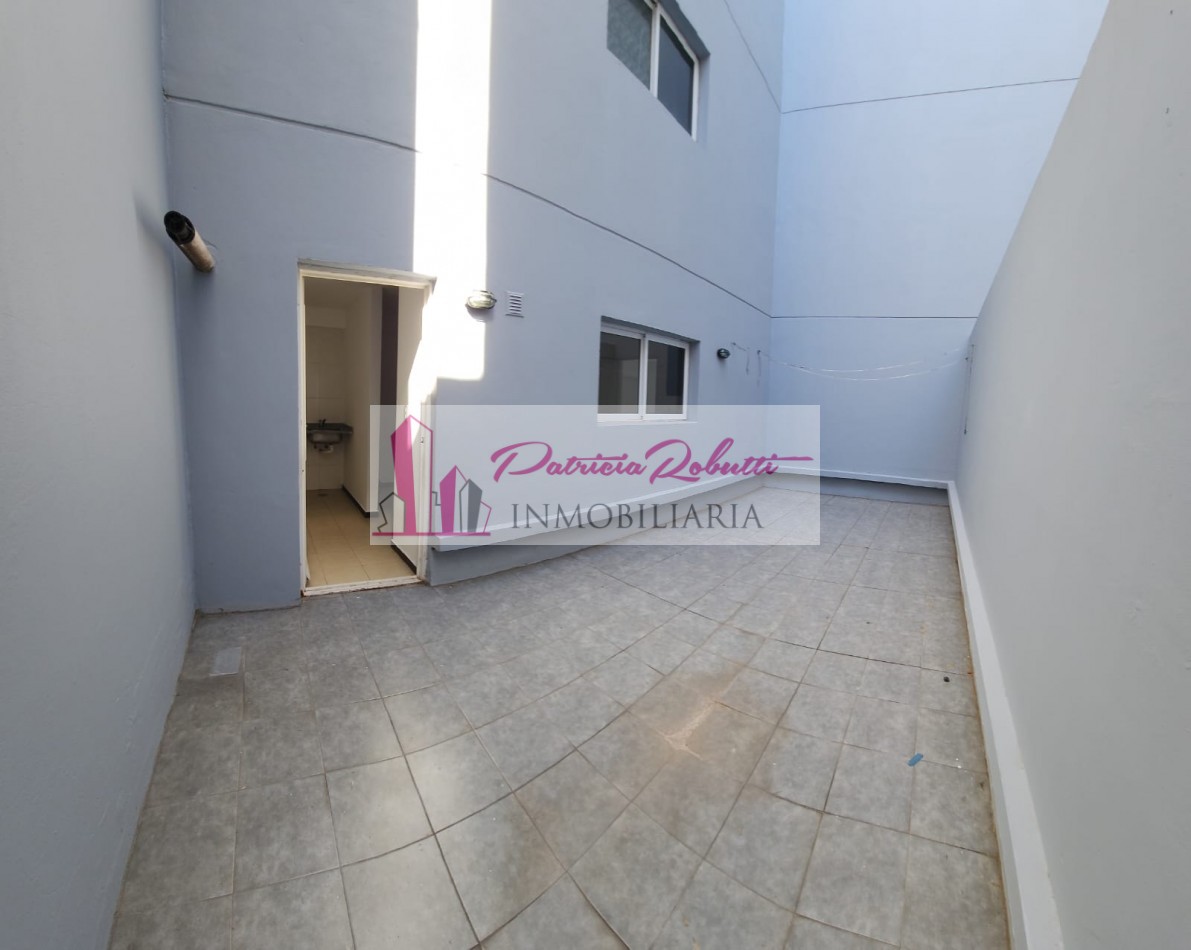 EN VENTA DEPARTAMENTO 2 AMBIENTES EN FLORESTA.