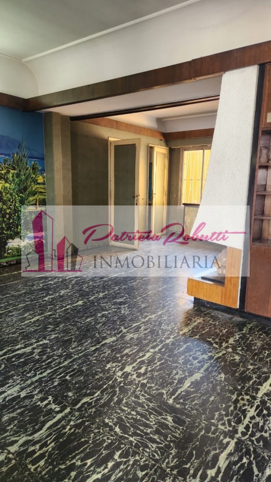 VENTA CASA 6 AMB CON GARAGE Y PARQUE EN GRAL PAZ ENTRE AV CRUZ Y CHILAVERT VILLA LUGANO LOTE TERRENO 8.66 X 31 