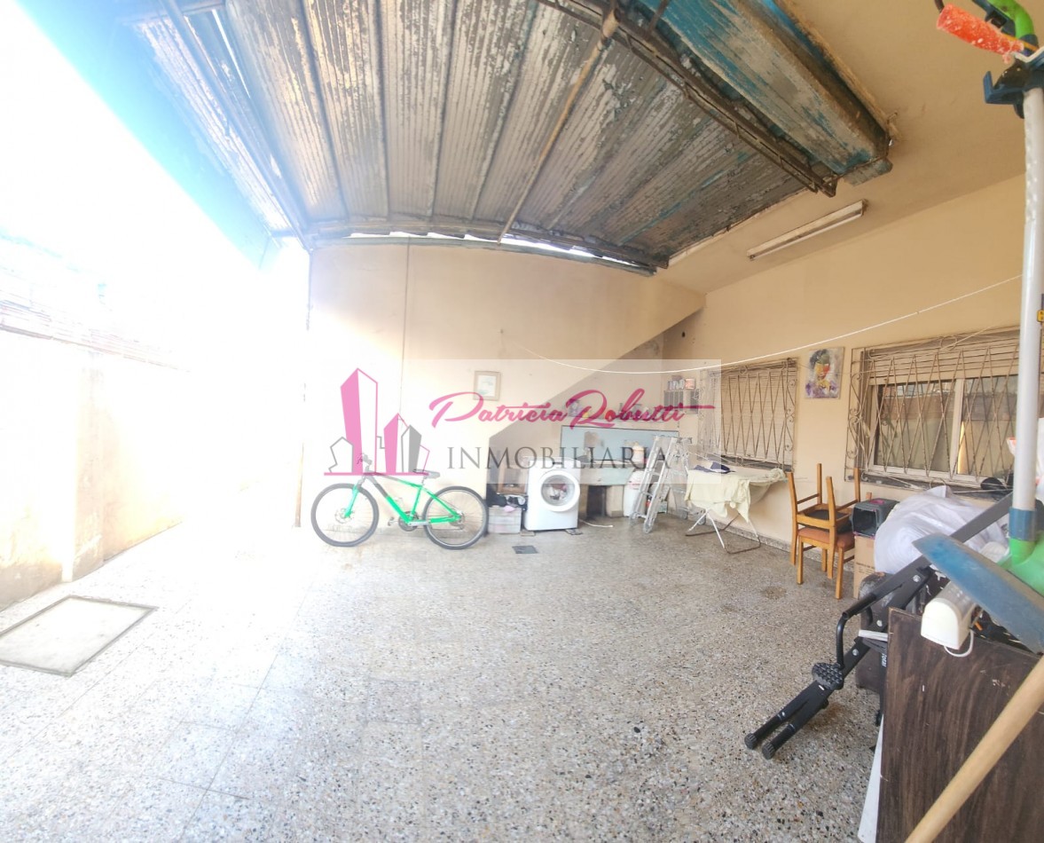 EN VENTA CASA 4 AMBIENTES EN VILLA LUGANO- LOTE 10 X 29.70- MULTIFAMILIAR