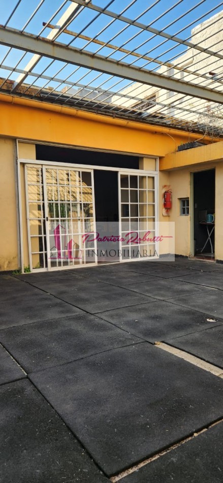 EN VENTA LOCAL COMERCIAL/ DEPOSITO/ GALPON GRAN METRAJE -VILLA LUGANO
