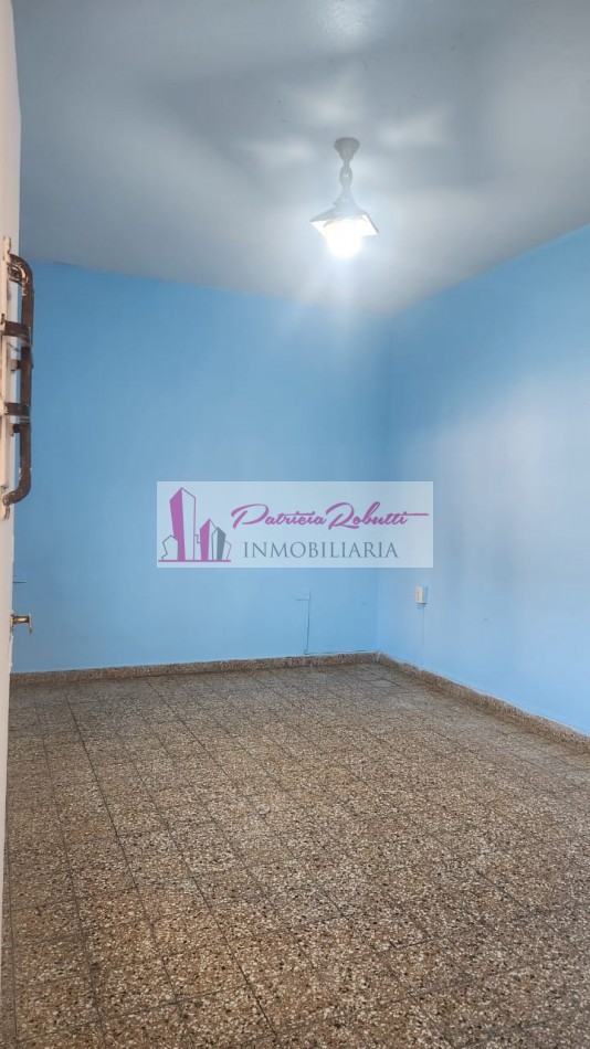 EN VENTA CASA MULTIFAMILIAR EN VILLA CELINA POLO TEXTIL LOTE.