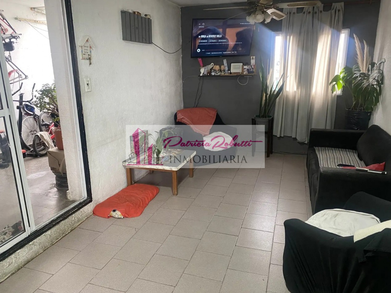 EN VENTA DEPARTAMENTO 4 AMB PATIO BARRIO PIEDRABUENA VILLA LUGANO