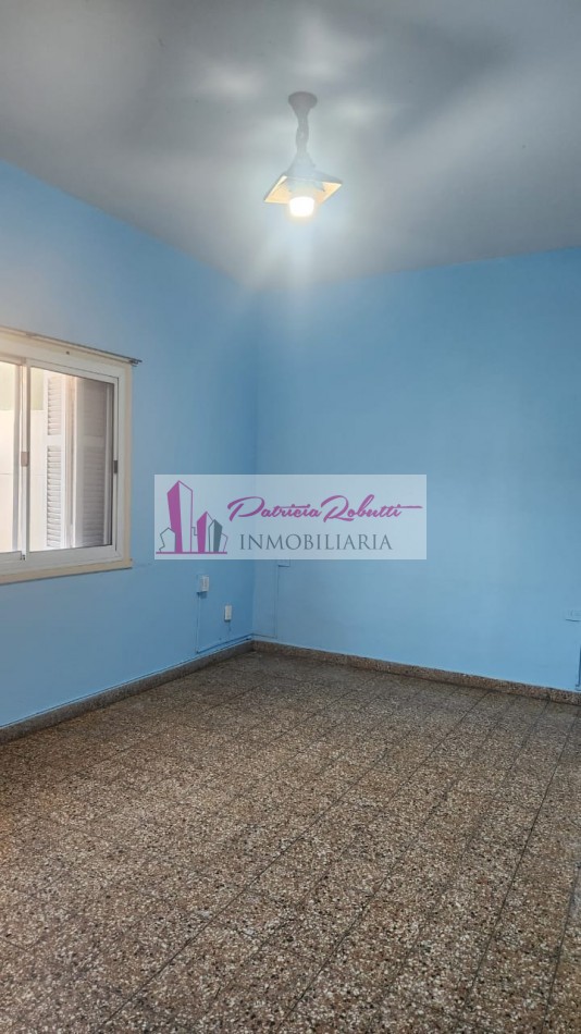 EN VENTA CASA MULTIFAMILIAR EN VILLA CELINA POLO TEXTIL LOTE.