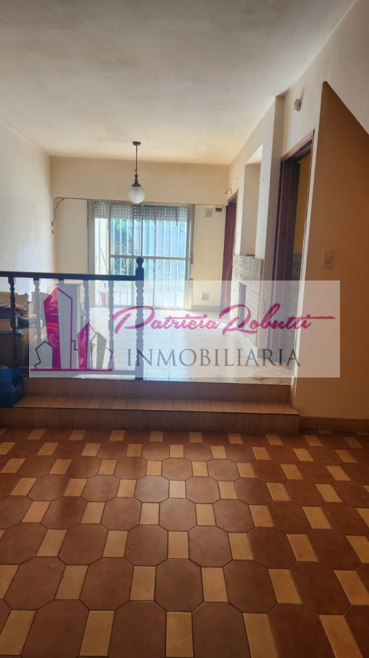 EN VENTA CASA 4 AMBIENTES EN VILLA CELINA POLO TEXTIL LOTE