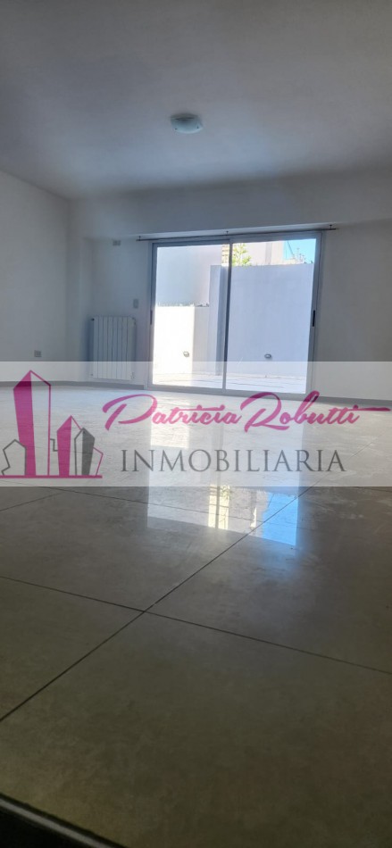 EN VENTA DEPARTAMENTO 2 AMBIENTES EN FLORESTA.