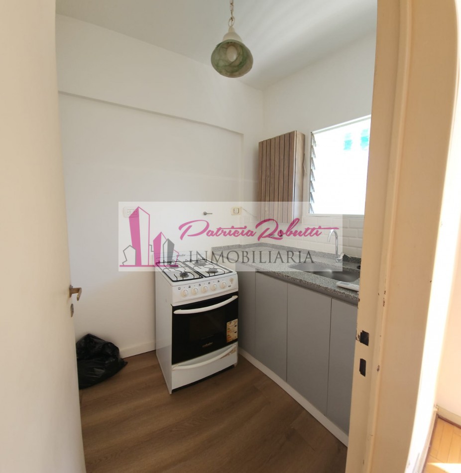 EN VENTA DEPARTAMENTO 2 AMBIENTES CON BALCON Y BAULERA EN CABALLITO.