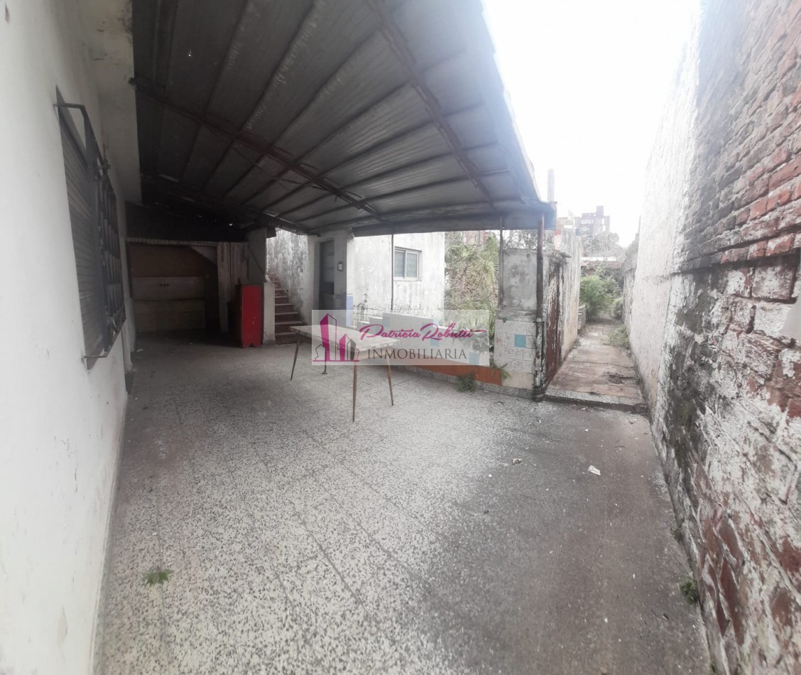 EN VENTA CASA CON LOTE LIBRE TERRENO EN VILLA LUGANO