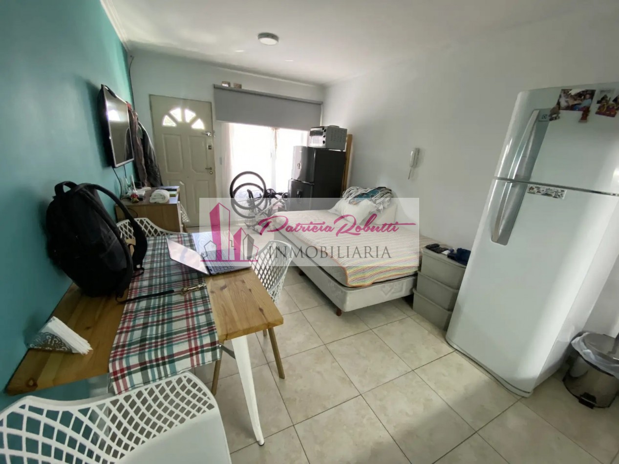 EN VENTA DEPARTAMENTO 2 AMBIENTES CON COCHERA EN MORON.