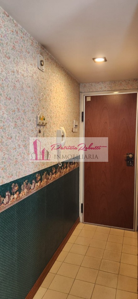 EN VENTA DEPARTAMENTO 4 AMBIENTES CON DEPENDENCIA Y COCHERA