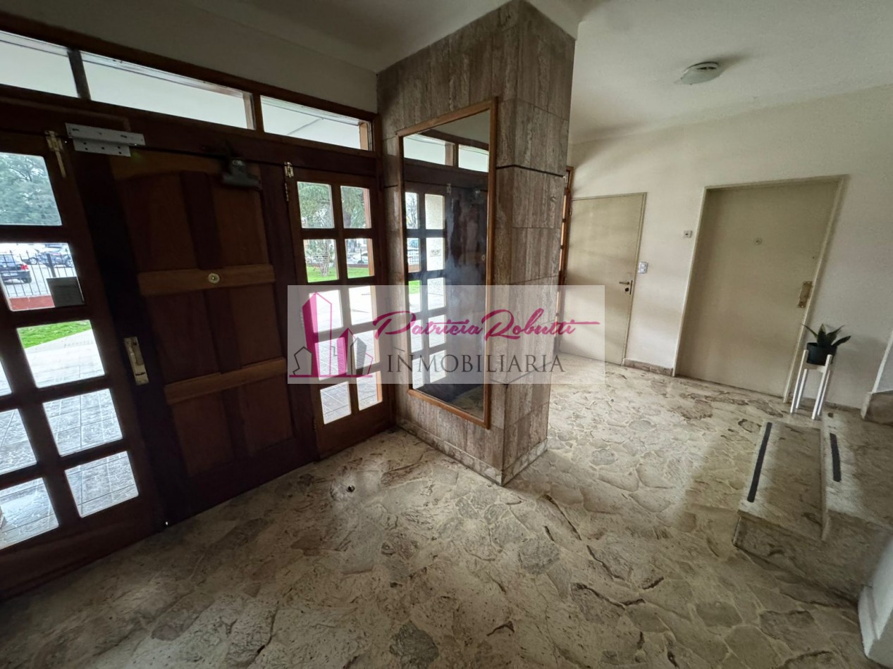 EN VENTA DEPARTAMENTO 4 AMBIENTES CON COCHERA -VILLA CELINA.