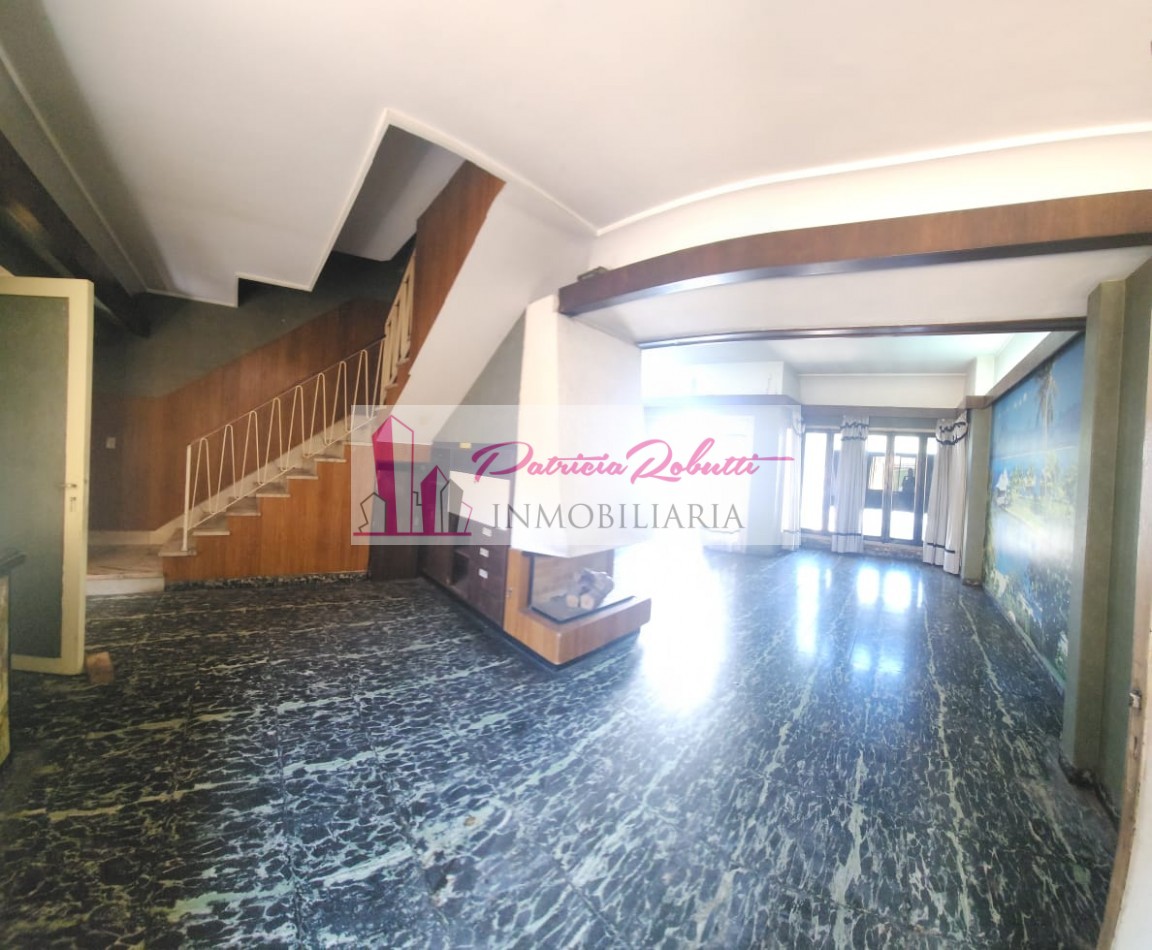 VENTA CASA 6 AMB CON GARAGE Y PARQUE EN GRAL PAZ ENTRE AV CRUZ Y CHILAVERT VILLA LUGANO LOTE TERRENO 8.66 X 31 