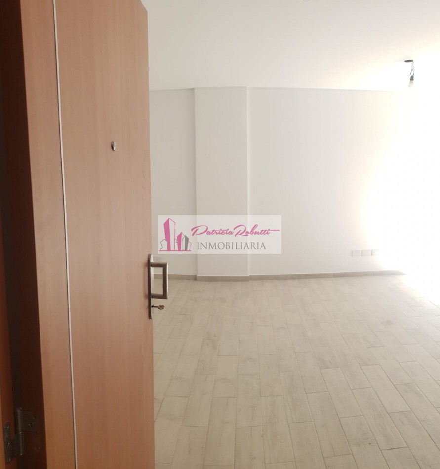 EN VENTA DEPARTAMENTO MONOAMBIENTE MODIFICABLE A 2 CON PATIO Y COCHERA TAPIALES