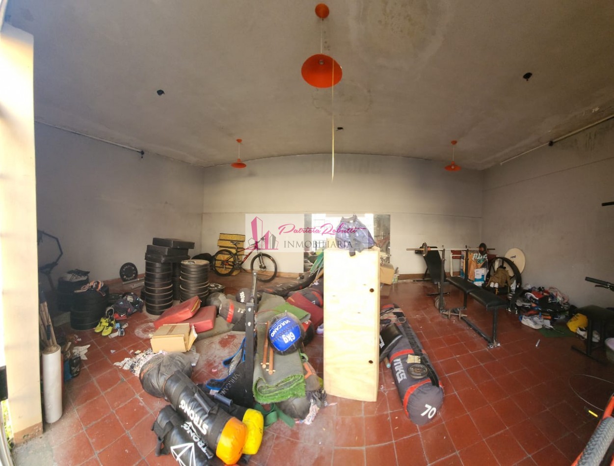 EN VENTA LOCAL COMERCIAL/ DEPOSITO/ GALPON GRAN METRAJE -VILLA LUGANO