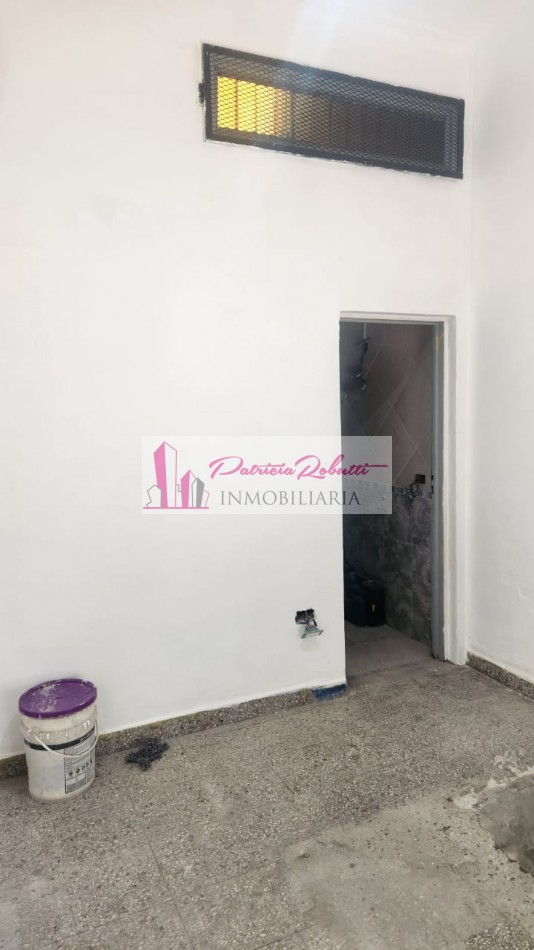 SE ALQUILA LOCAL COMERCIAL EN VILLA LUGANO.