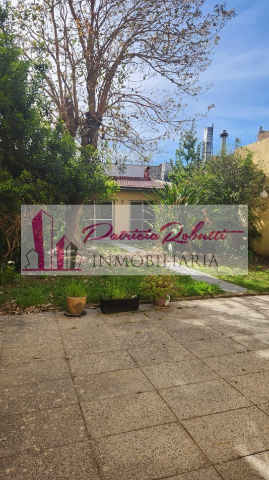 EN VENTA CASA 4 AMBIENTES EN VILLA CELINA POLO TEXTIL LOTE