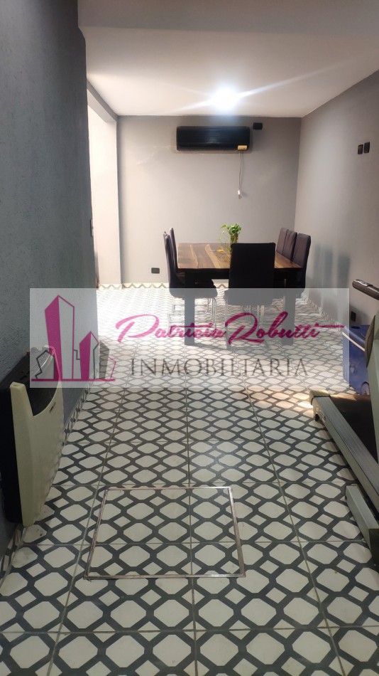 EN VENTA CASA 6 AMBIENTES EN LA TABLADA.