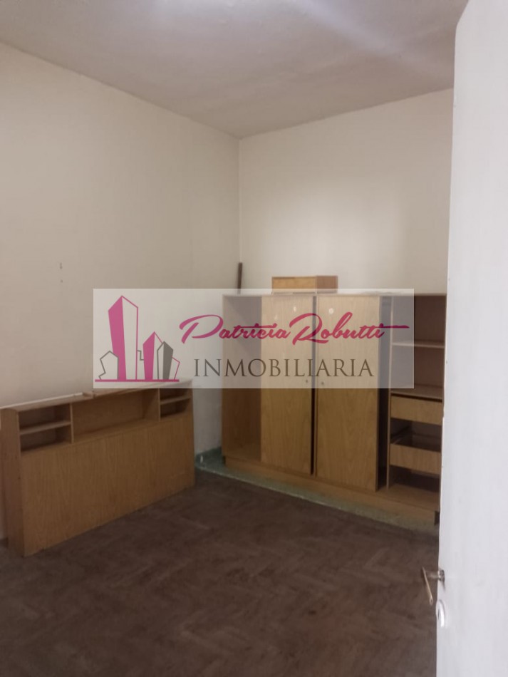 EN VENTA CASA 4 AMBIENTES EN VILLA LUGANO- LOTE 10 X 29.70- MULTIFAMILIAR