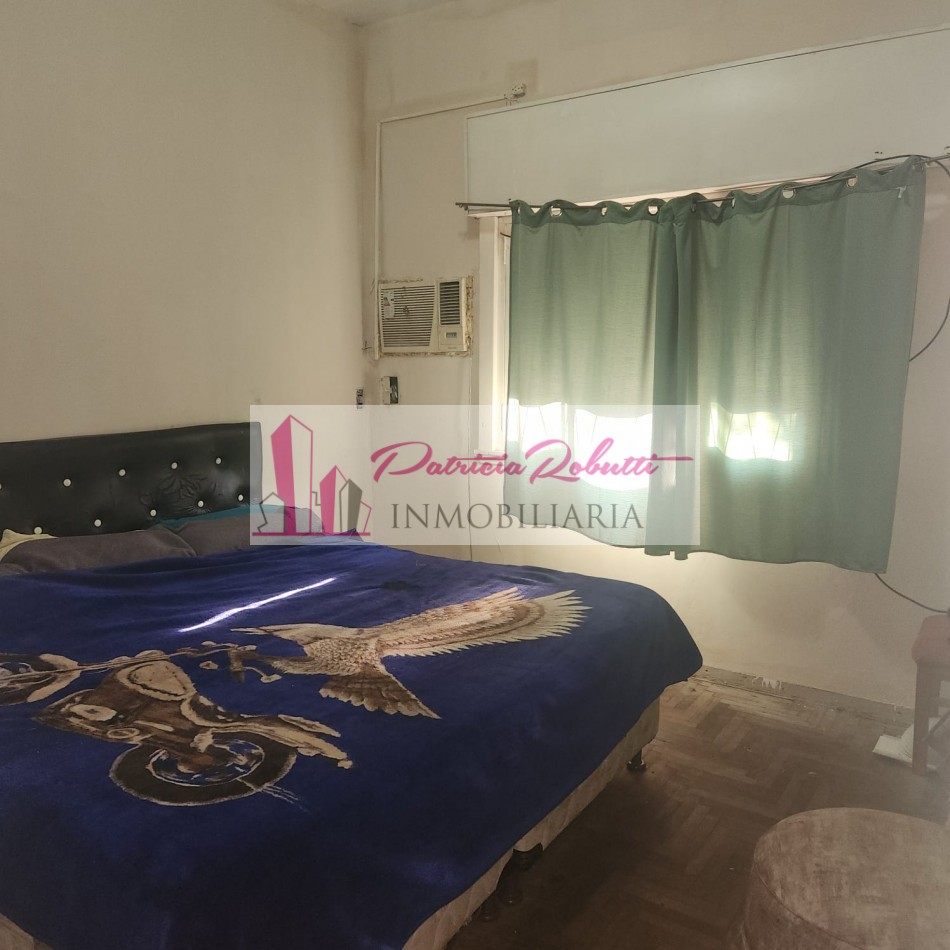 EN VENTA CASA 4 AMBIENTES EN VILLA LUGANO- LOTE 10 X 29.70- MULTIFAMILIAR