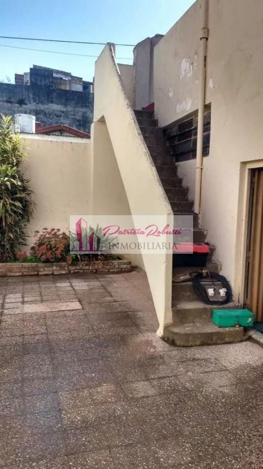EN VENTA CASA 3 AMBIENTES + 2 LOCALES EN VILLA CELINA