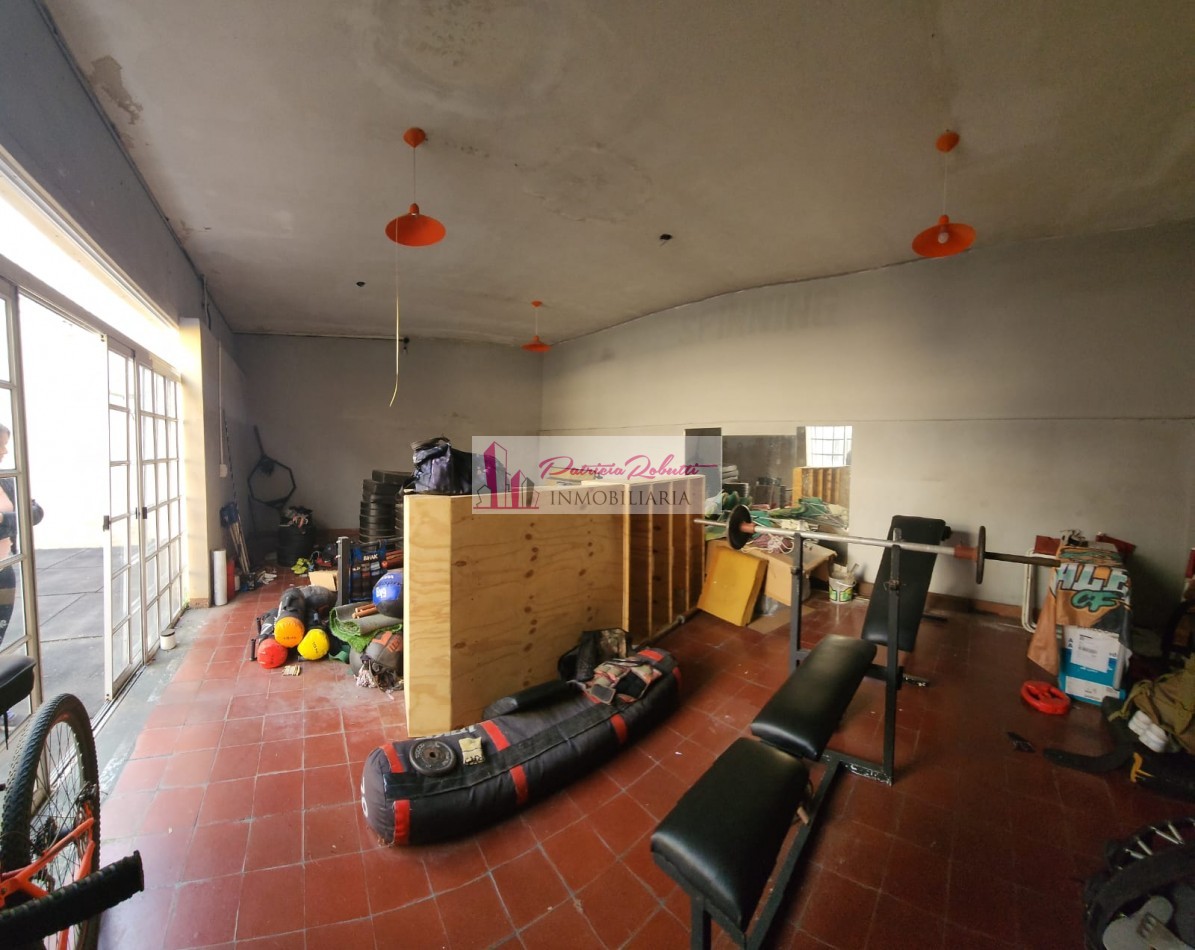 EN VENTA LOCAL COMERCIAL/ DEPOSITO/ GALPON GRAN METRAJE -VILLA LUGANO