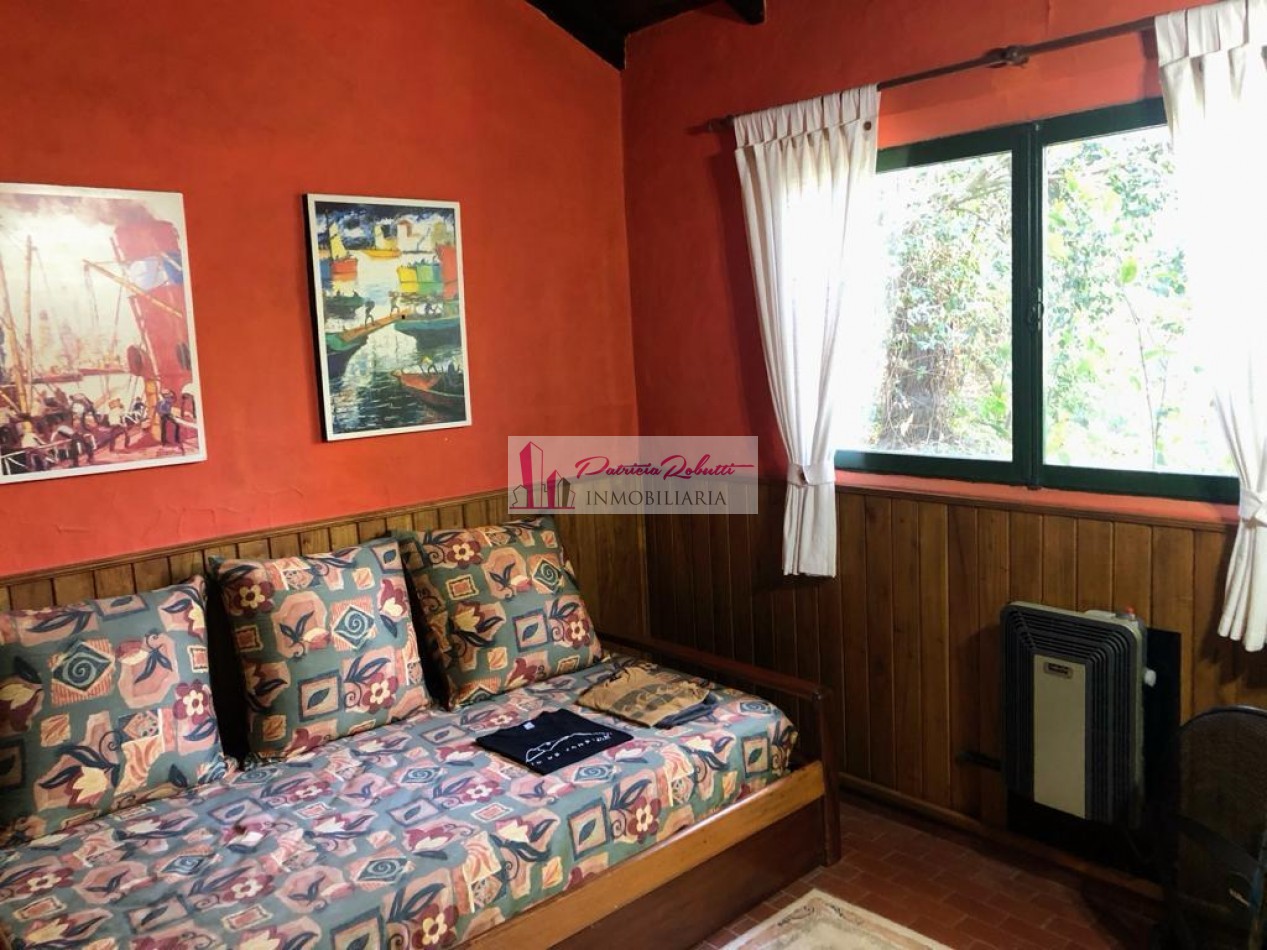 SE VENDE CASA 5 AMBIENTES CON PARQUE, PISCINA, CASA DE HUESPED GRAL. RODRIGUEZ