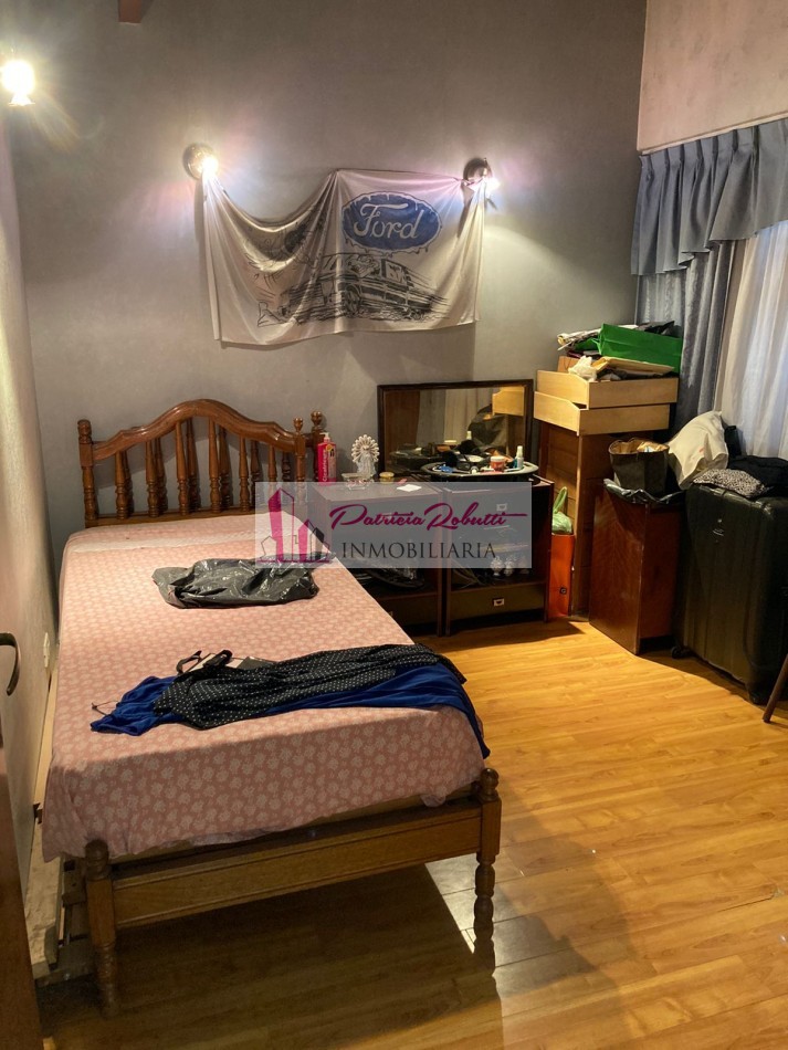EN VENTA HERMOSA CASA 4 AMBIENTES CON GARAGE, JARDIN, QUINCHO Y PATIO SAN JUSTO