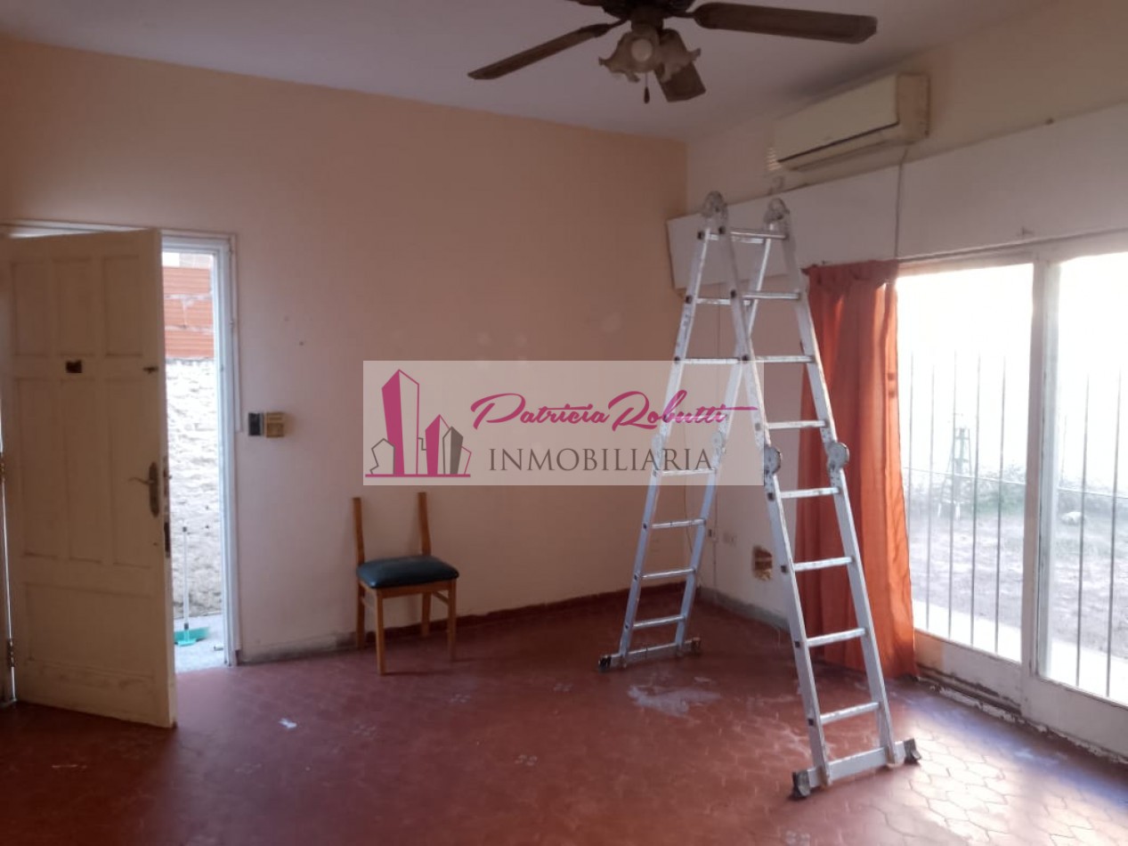 EN VENTA CASA 4 AMBIENTES EN VILLA LUGANO- LOTE 10 X 29.70- MULTIFAMILIAR