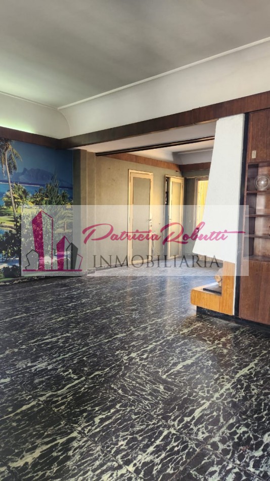 VENTA CASA 6 AMB CON GARAGE Y PARQUE EN GRAL PAZ ENTRE AV CRUZ Y CHILAVERT VILLA LUGANO LOTE TERRENO 8.66 X 31 