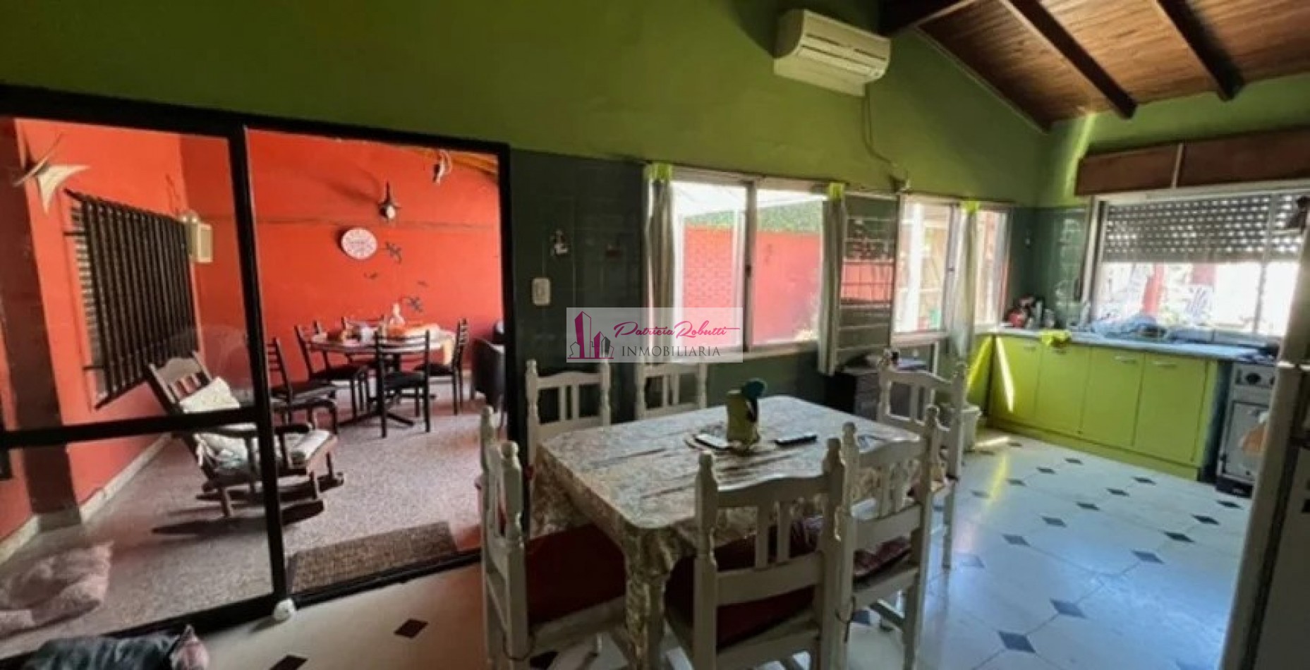 EN VENTA CASA 4 AMBIENTES EN VILLA LUGANO
